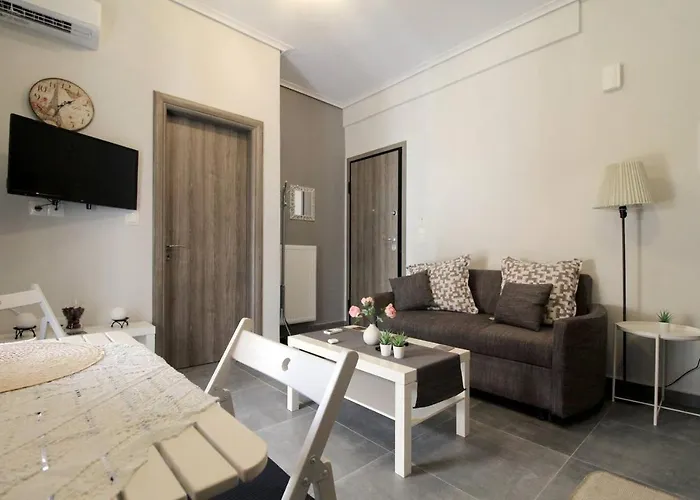 Luxury Flat In Hilton, Central Athens, 3\' Metro, Vfm!